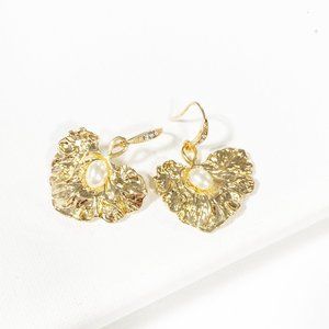 Pearl x Heart earring